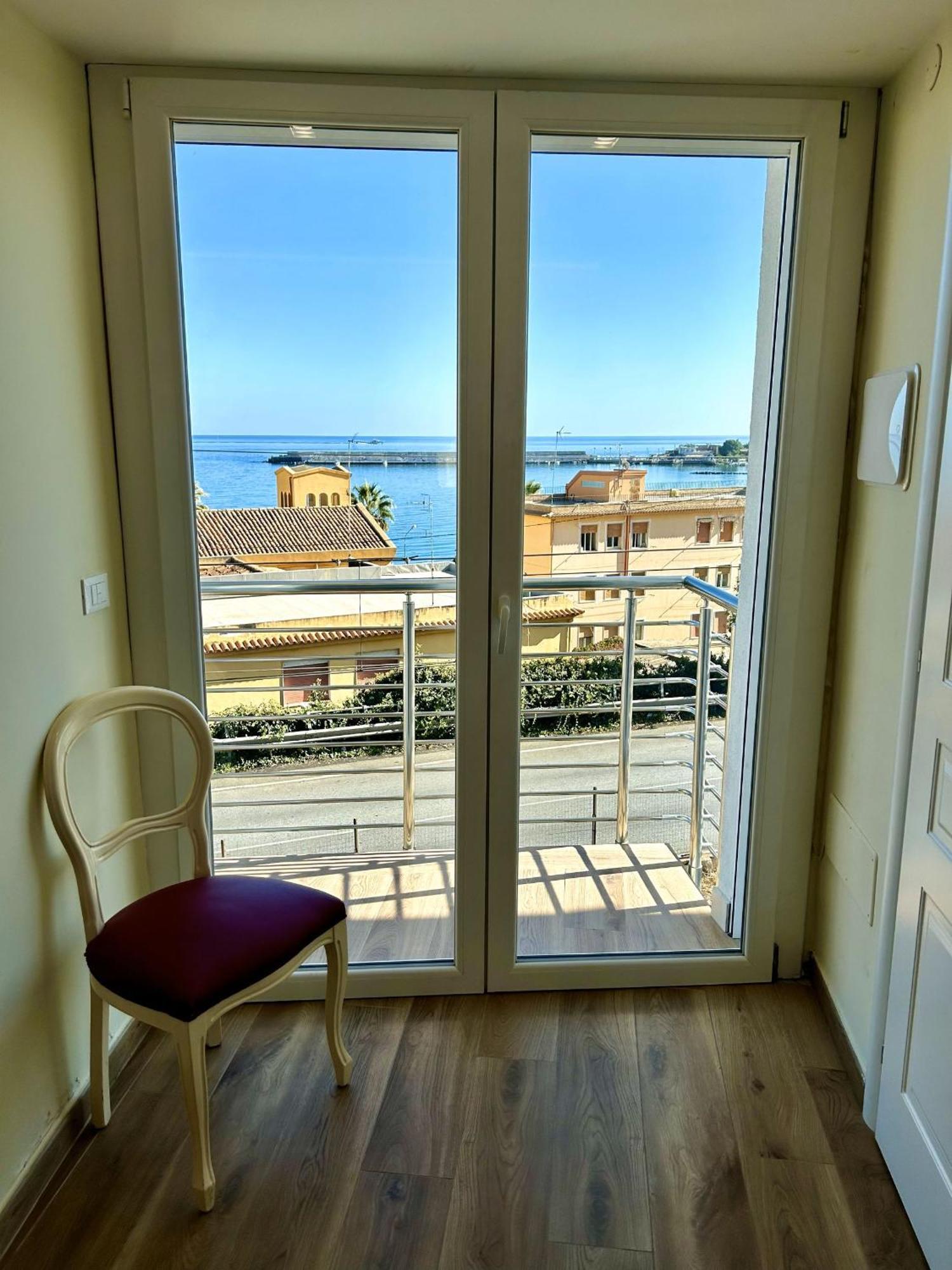 Vista Mare Apartments Giardini Naxos Eksteriør billede