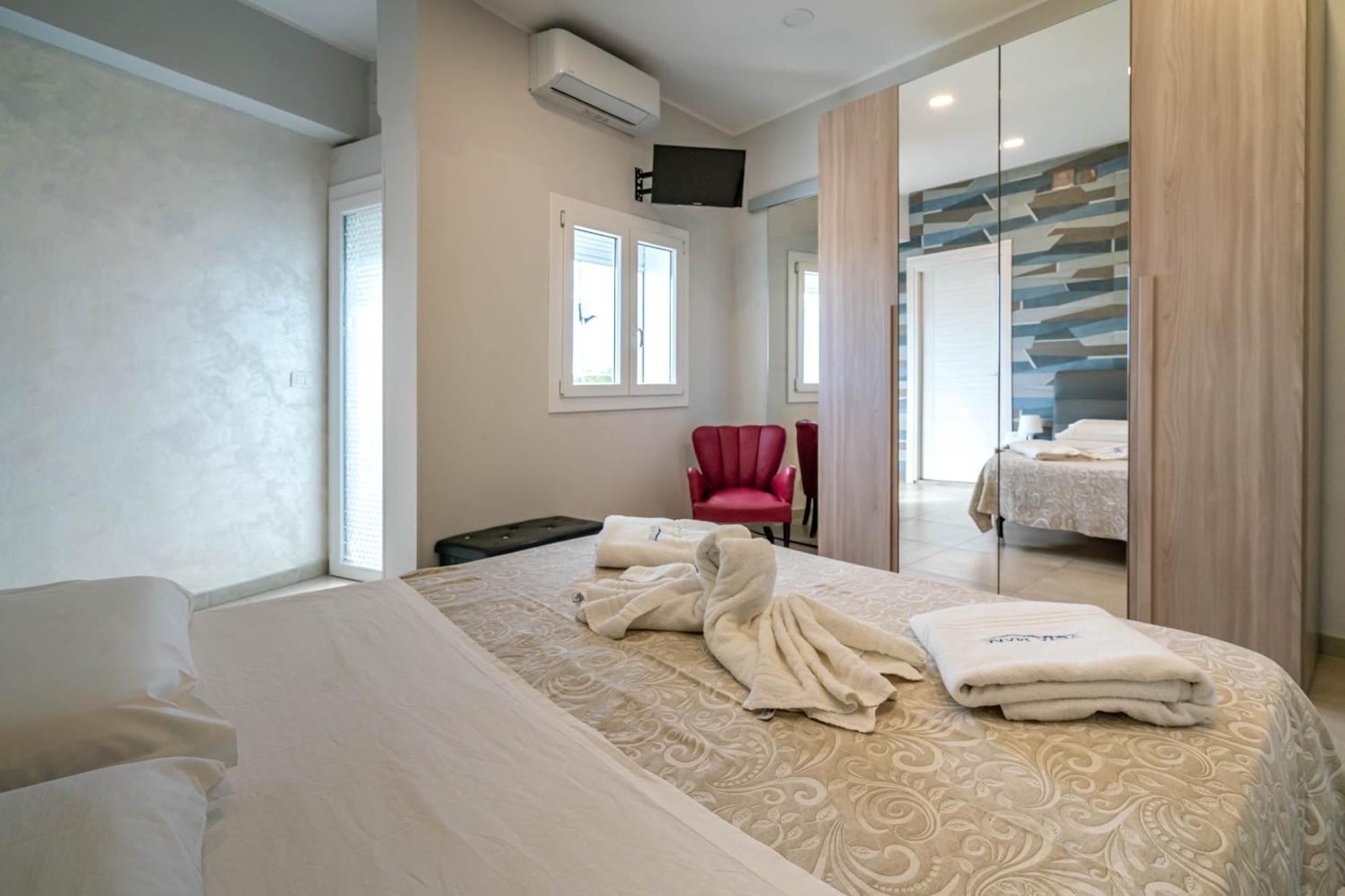Vista Mare Apartments Giardini Naxos Eksteriør billede