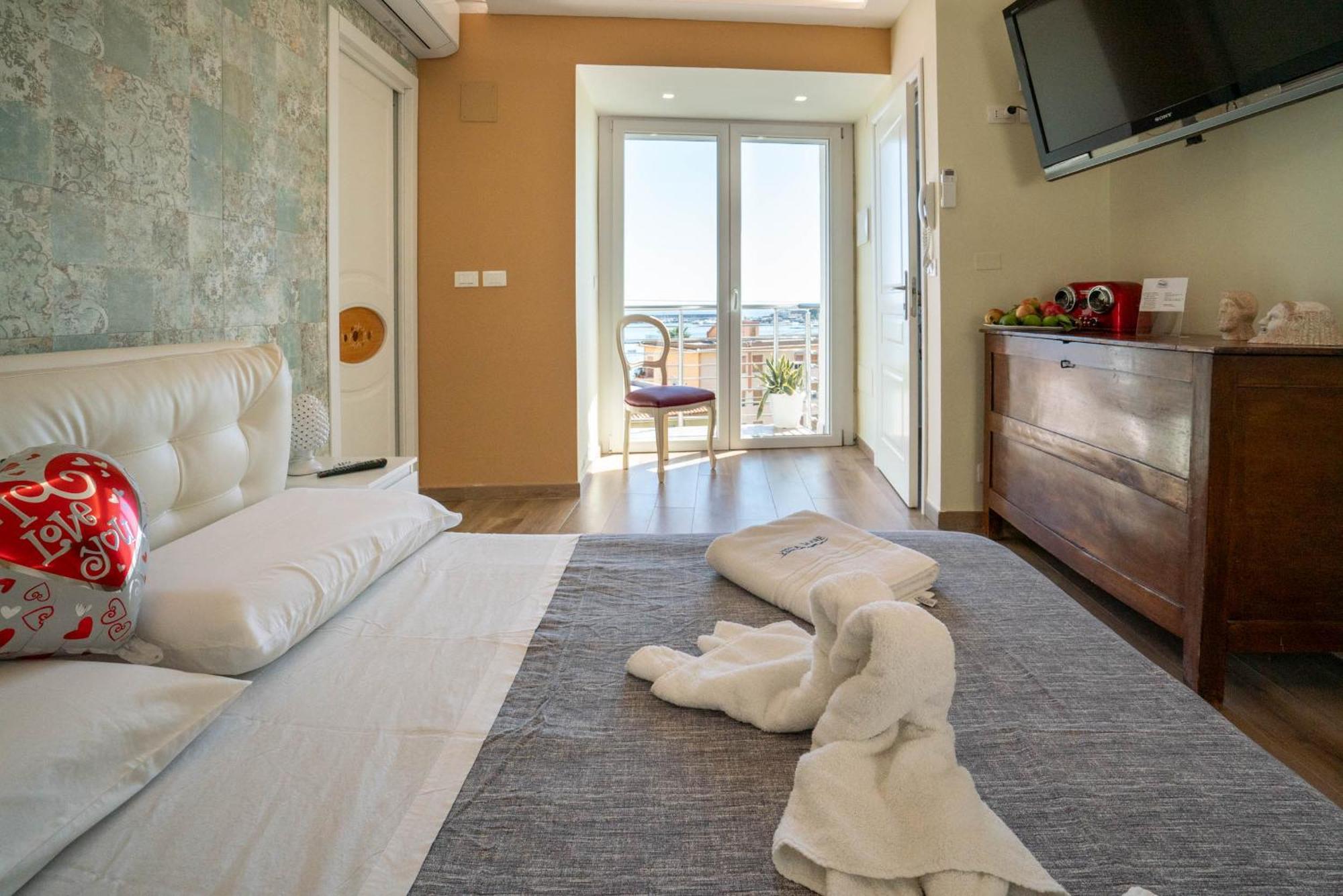 Vista Mare Apartments Giardini Naxos Værelse billede