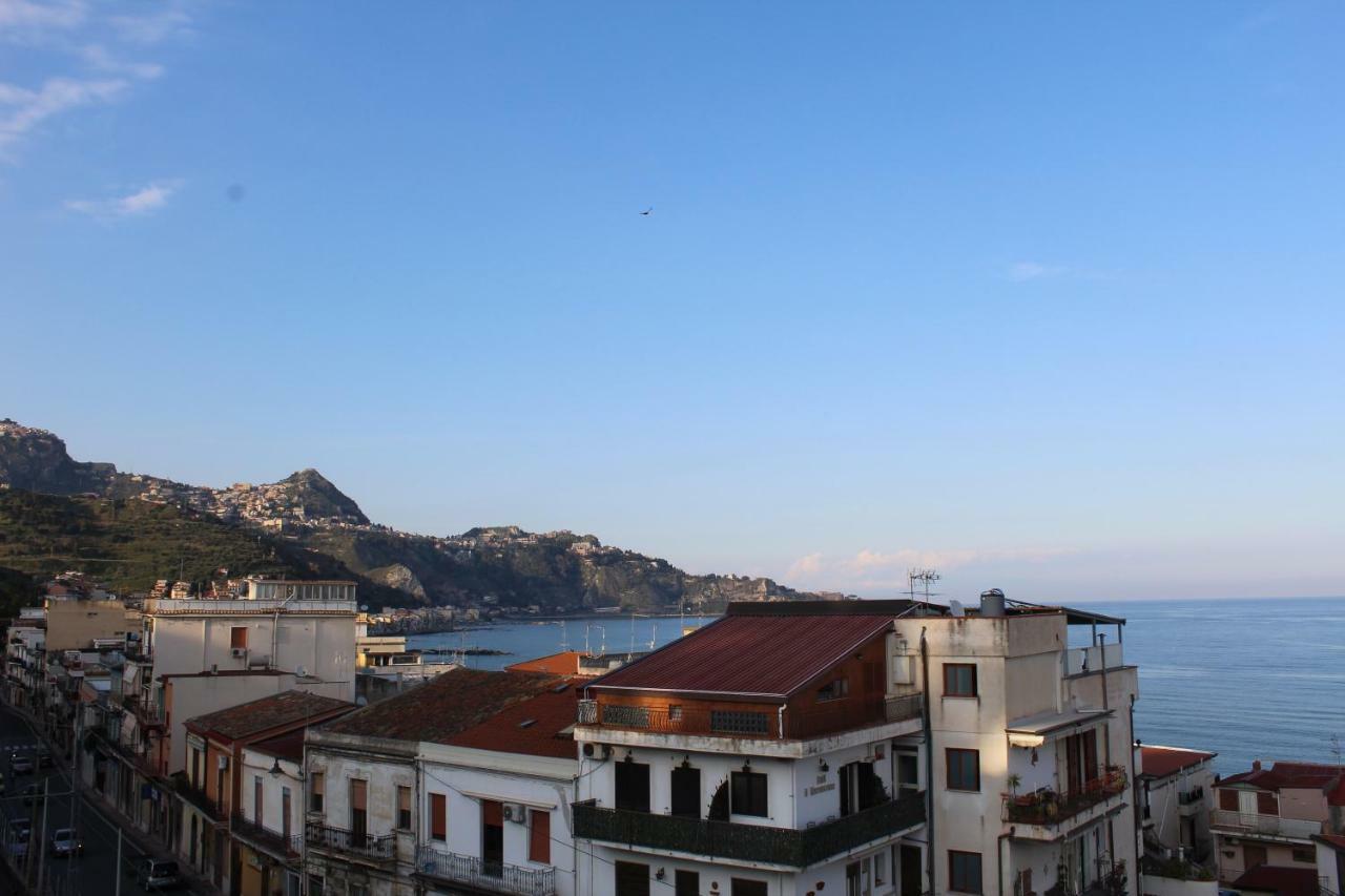 Vista Mare Apartments Giardini Naxos Eksteriør billede